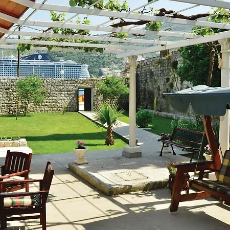 Amazing In With 2 Bedrooms And Wifi Apartman Dubrovnik
