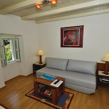 Apartman Amazing In With 2 Bedrooms And Wifi
