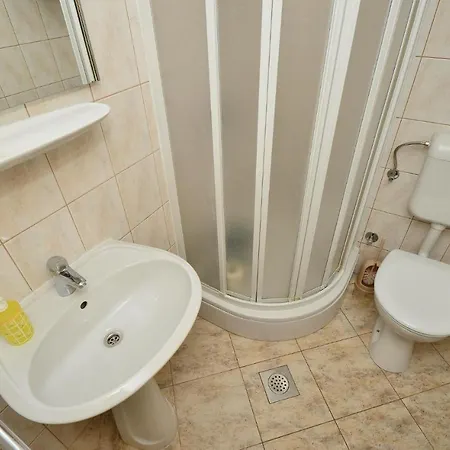Apartman Amazing In With 2 Bedrooms And Wifi Dubrovnik