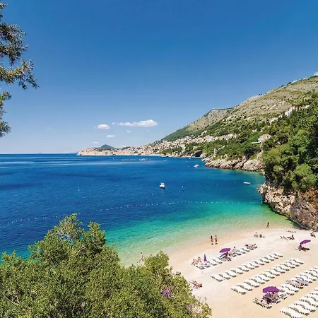Apartman Amazing In With 2 Bedrooms And Wifi Dubrovnik